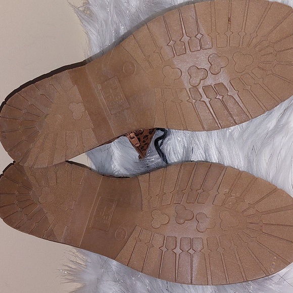 Ladies leopard boots - Picture 4 of 5